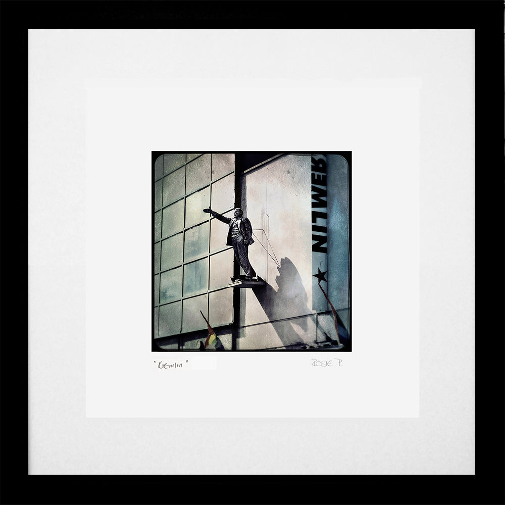 Belfast - Kremlin Black Frame (With Mount)