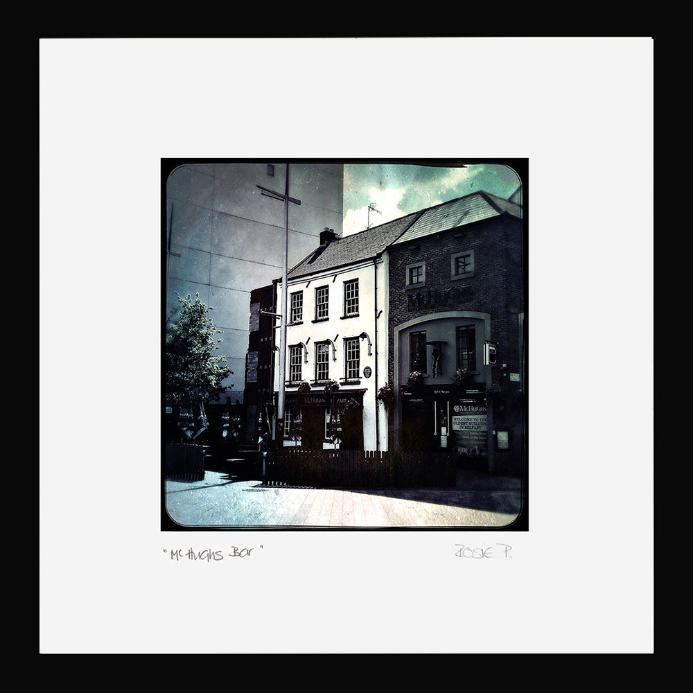 Belfast - McHughs Bar Black Frame (No Mount)