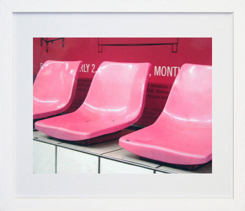 Paris In Pink - Metro Seats Frame White