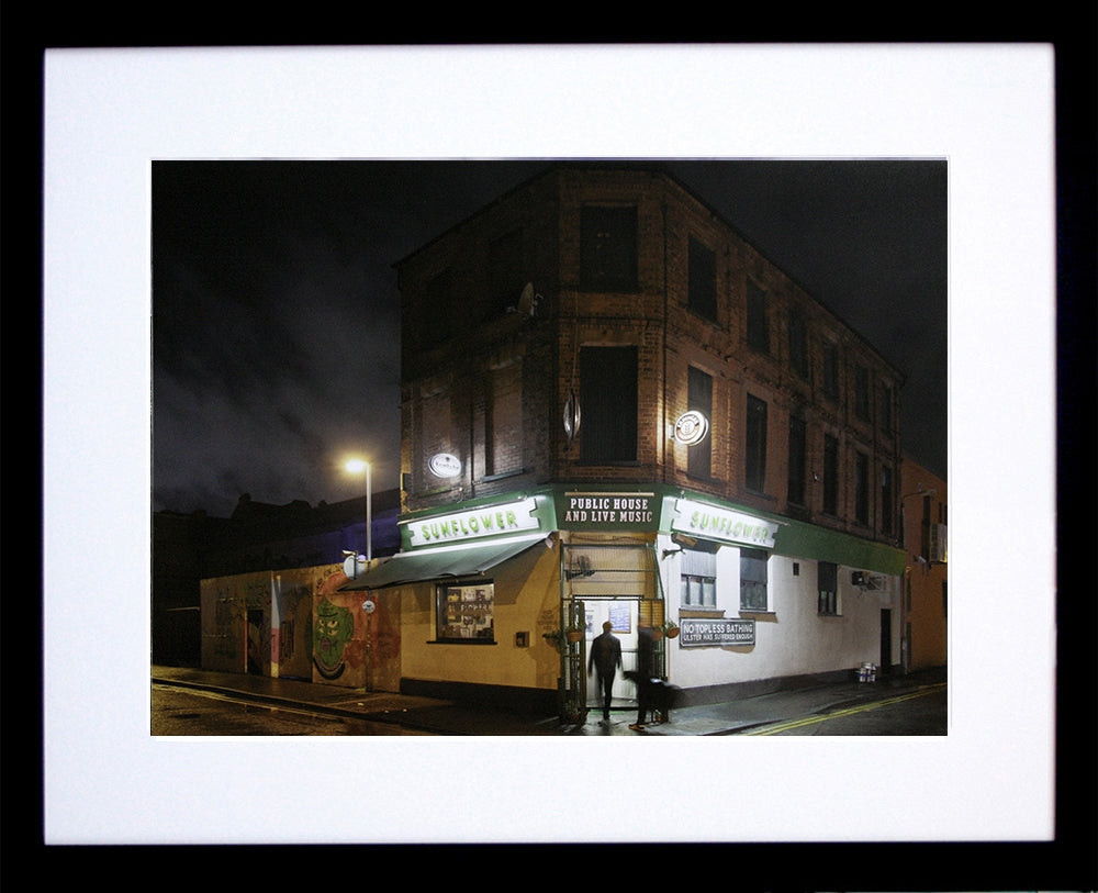 Belfast - Sunflower Bar Black Frame1