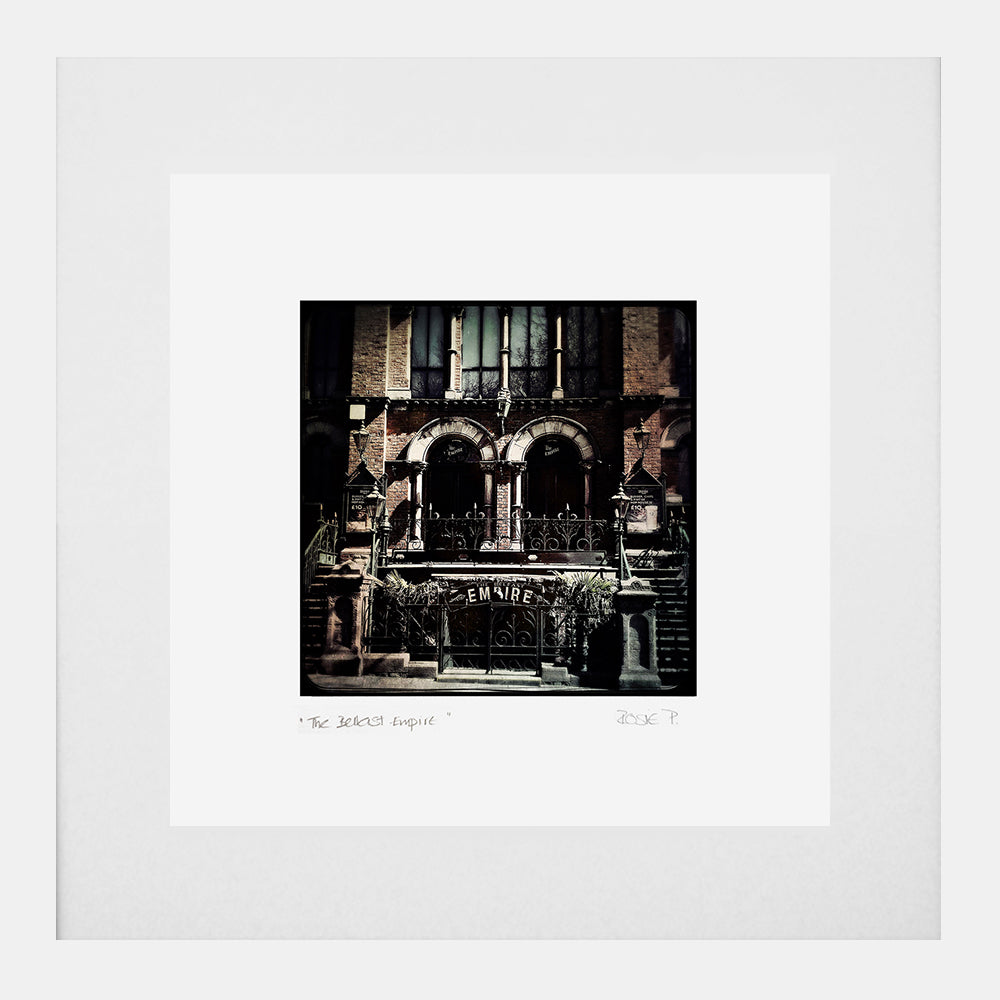 Belfast - The Belfast Empire White Frame (With Mount)