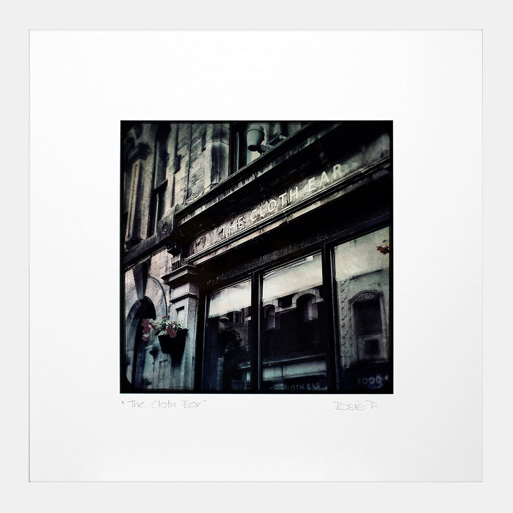 Belfast - The Cloth Ear White Frame (No Mount)