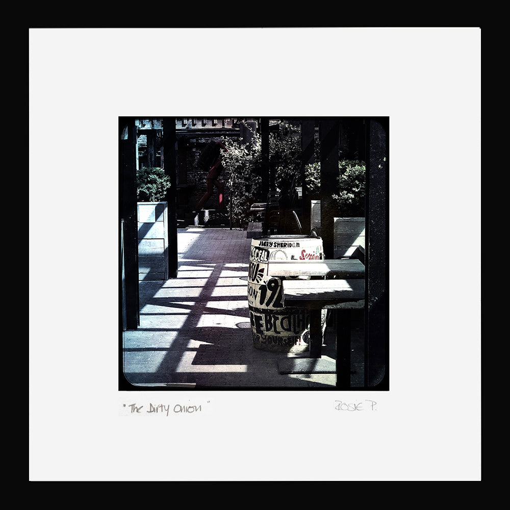 Belfast - The Dirty Onion Black Frame (No Mount)