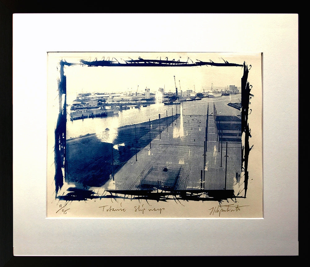 Titanic Slip Way Frame Black